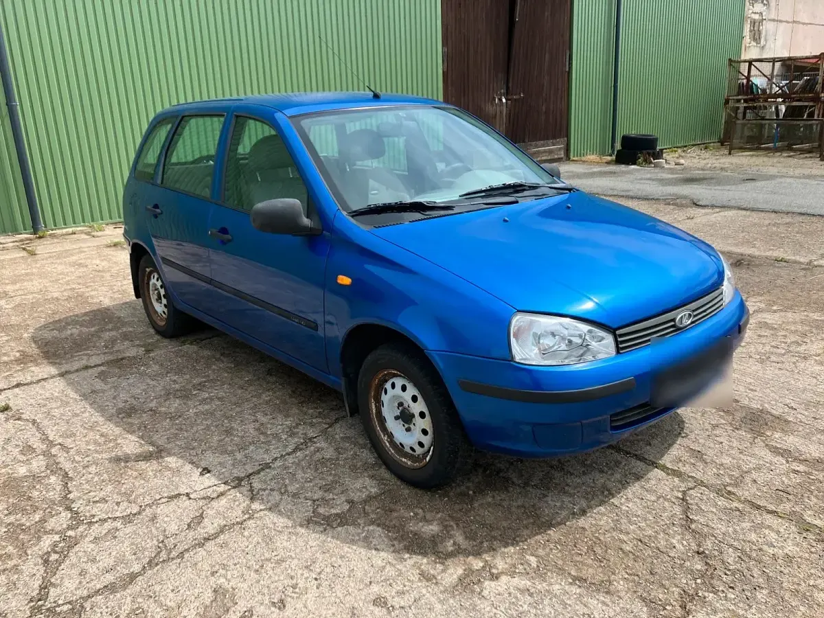 Gebraucht Lada Kalina 90 PS (66 kW) 2009 Blau Kleinwagen