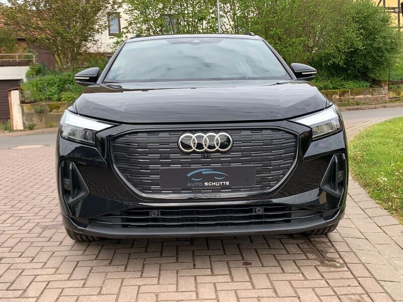 Gebraucht Audi Q4 e-tron S-Line 150 kW (204 PS) 2024 Schwarz SUV