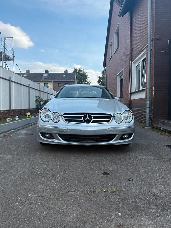 Silber Gebraucht 2006 Mercedes CLK350 Advantage Coupé | 10.500 € (Fairer Preis) - Bild 1/4