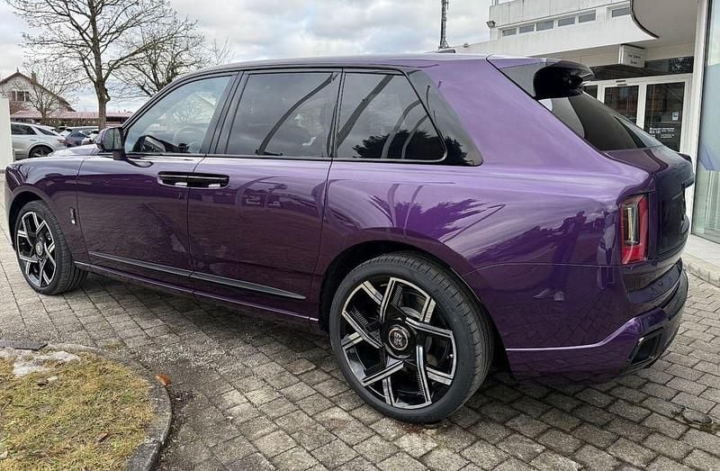 Neu Rolls Royce Cullinan 600 PS (441 kW) 2026 Violett SUV