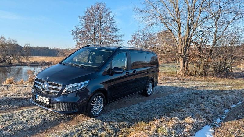Gebraucht Mercedes V250 Avantgarde 190 PS (139 kW) 2019 Blau Van / Kleinbus