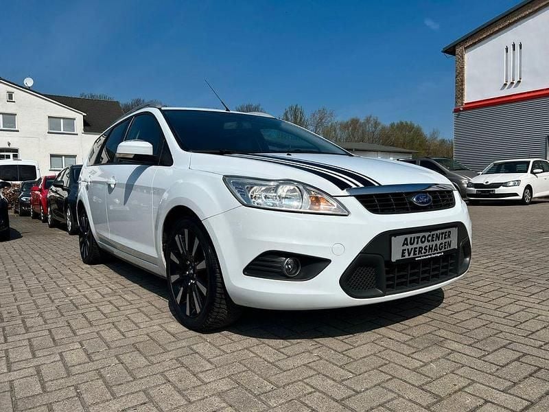 Gebraucht Ford Focus 125 PS (91 kW) 2009 Weiß Limousine