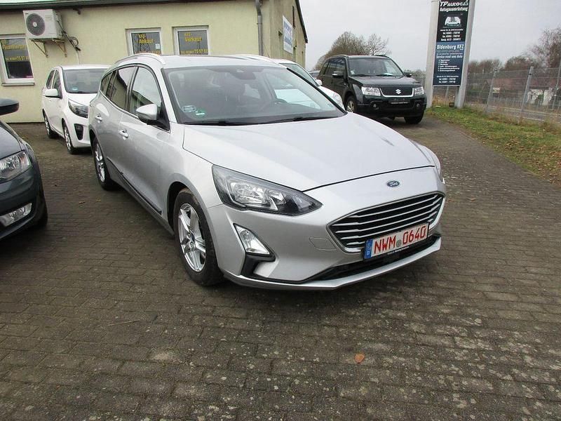 Gebraucht Ford Focus Cool & Connect 120 PS (88 kW) 2020 Silber Limousine