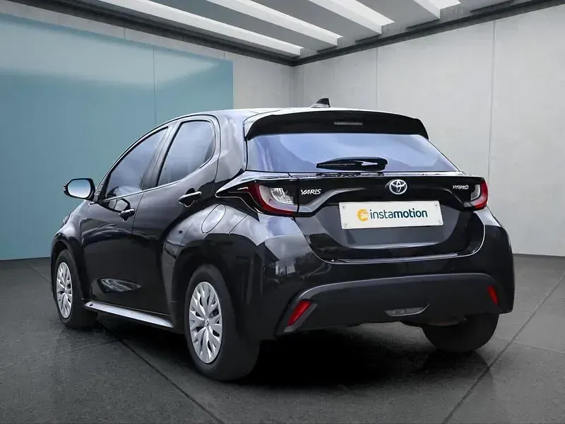 Gebraucht Toyota Yaris 92 PS (67 kW) 2023 Schwarz Kleinwagen