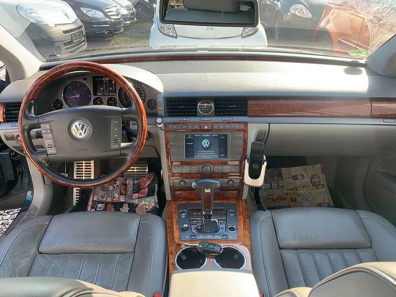 Second-hand VW Phaeton 224 CP (164 kW) 2005 Gri Berlinǎ