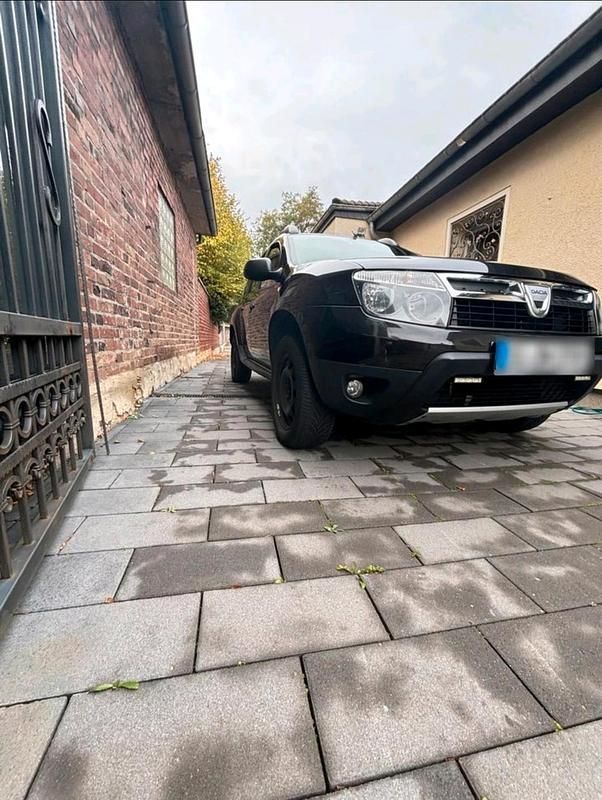 Gebraucht Dacia Duster 102 PS (75 kW) 2011 Schwarz SUV