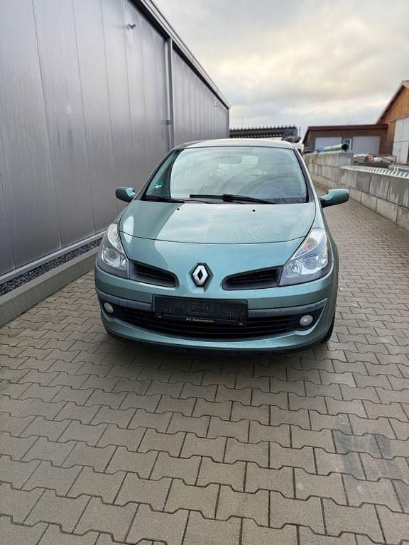 Gebraucht Renault Clio II Dynamique 75 PS (55 kW) 2007 Grün Limousine