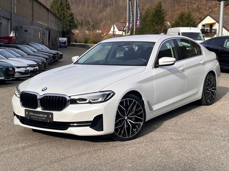 Mineralweiss metallic Gebraucht 2022 BMW 530 Limousine | 41.999 € (Guter Preis) - Bild 1/4