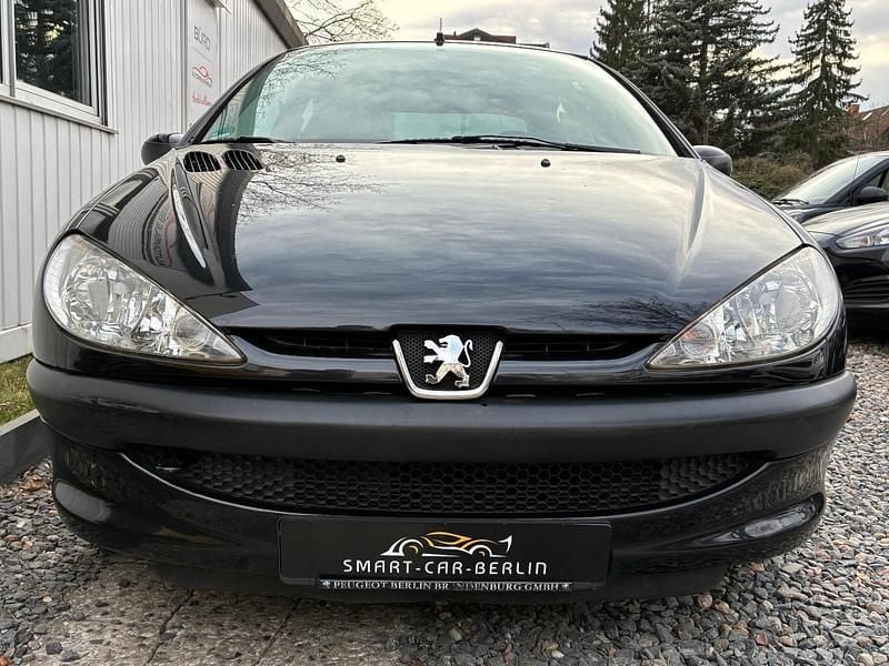 Gebraucht Peugeot 206 60 PS (44 kW) 2004 Schwarz Kleinwagen