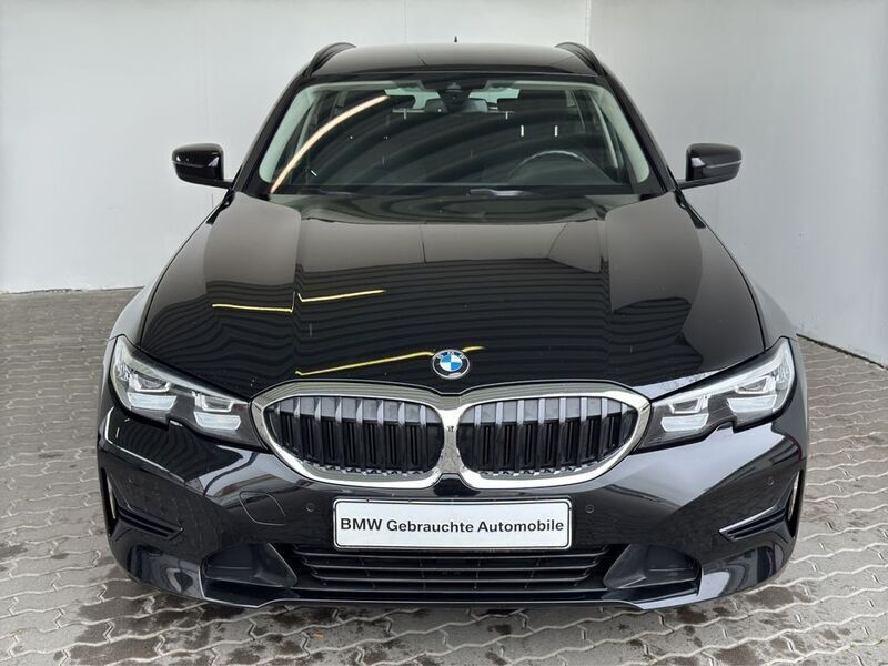 Schwarz uni Gebraucht 2022 BMW 330 Advantage Kombi | 32.198 € (Fairer Preis) - Bild 1/4
