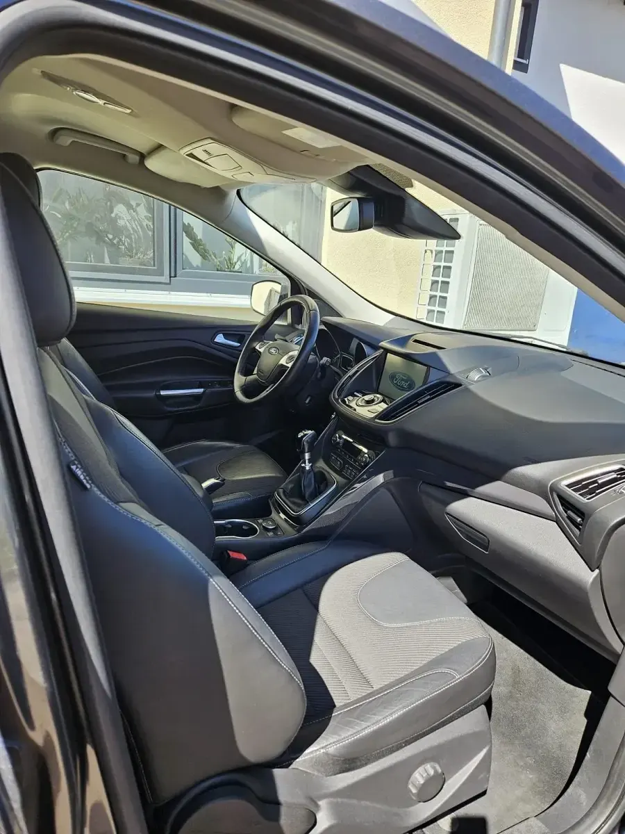 Gebraucht Ford Kuga 180 PS (132 kW) 2016 Grau SUV