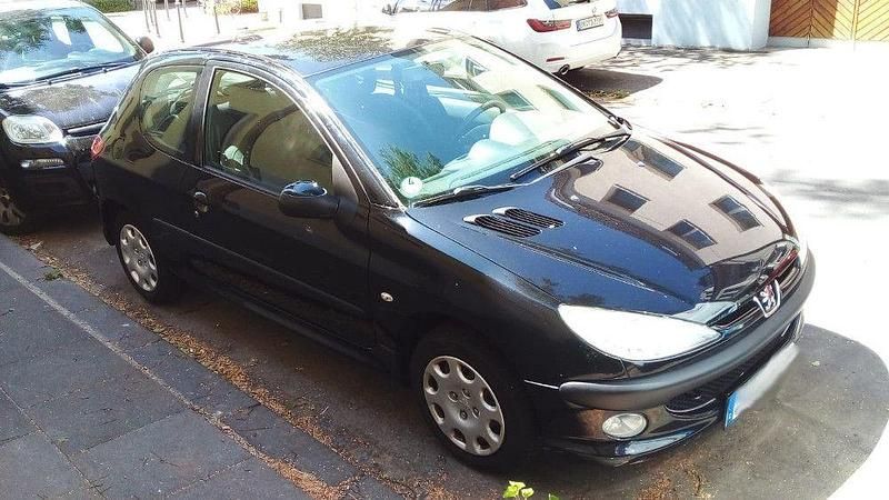 Schwarz Gebraucht 2009 Peugeot 206 Limousine | 2.100 € (Teuer) - Bild 1/4