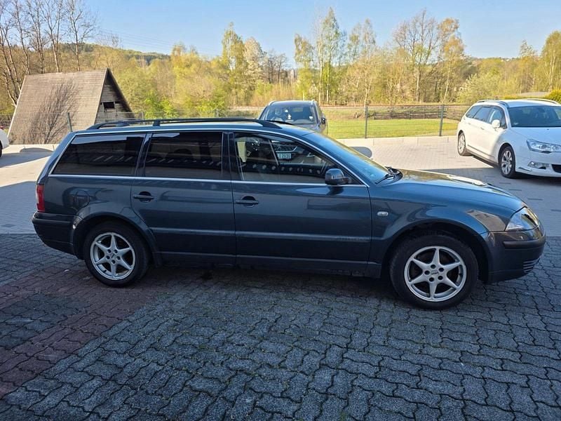 Second-hand VW Passat 131 CP (96 kW) 2000 Negru Break