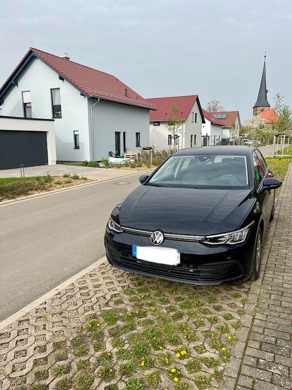 Schwarz Gebraucht 2020 VW Golf VIII Life Limousine | 20.900 € (Guter Preis) - Bild 1/4