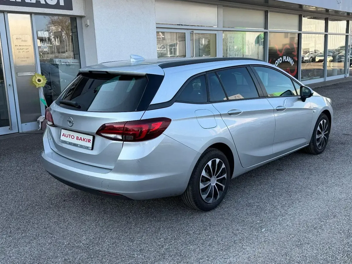 Gebraucht Opel Astra Edition 136 PS (100 kW) 2019 Silber Kombi