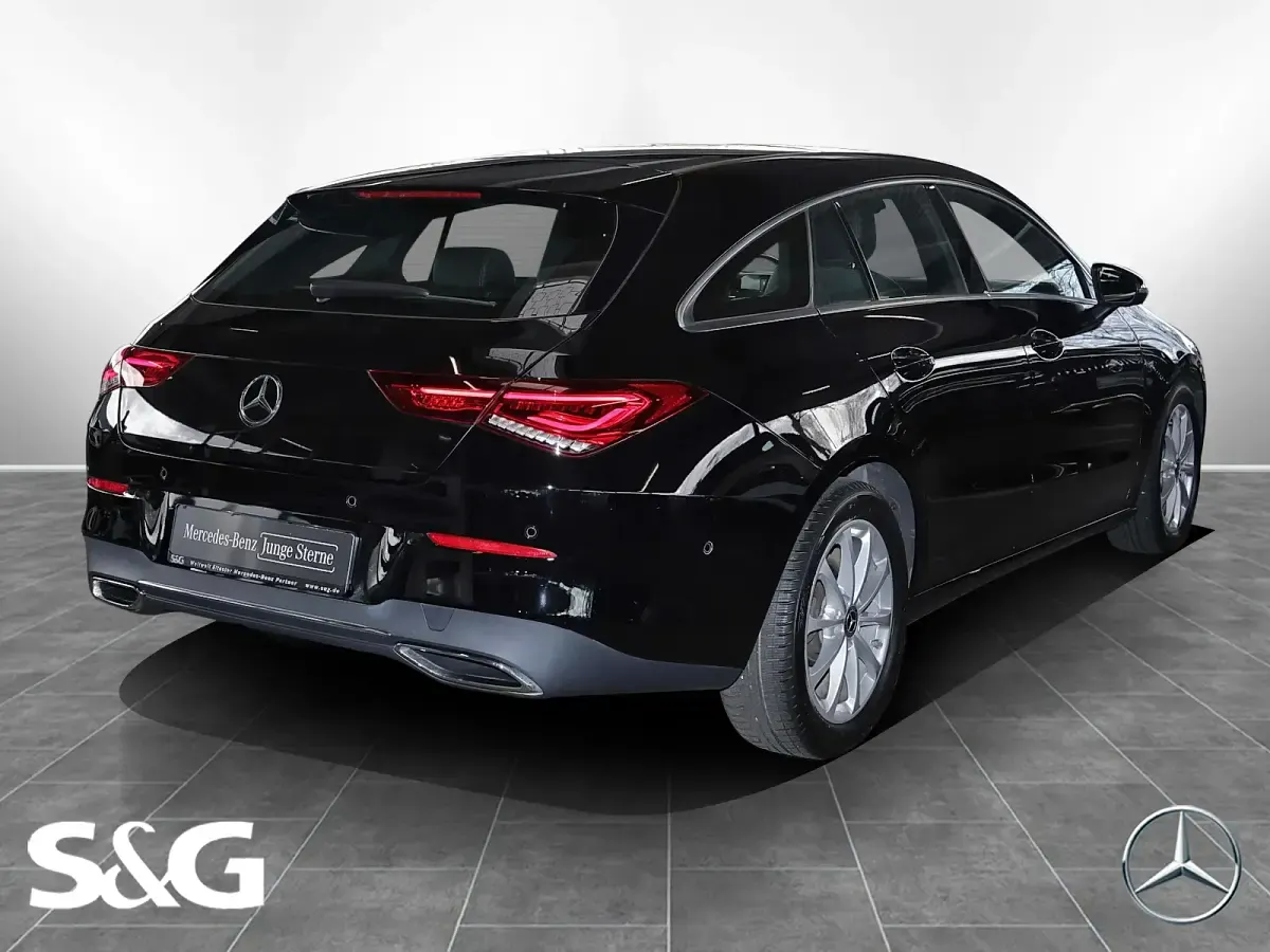 Gebraucht Mercedes CLA220 190 PS (139 kW) 2022 Schwarz Limousine