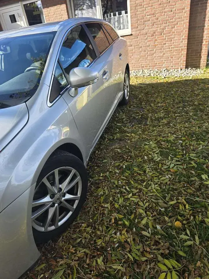Gebraucht Toyota Avensis TEC-Edition 150 PS (110 kW) 2010 Kombi