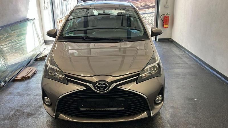 Gebraucht Toyota Yaris Comfort 99 PS (72 kW) 2014 Beige Kleinwagen