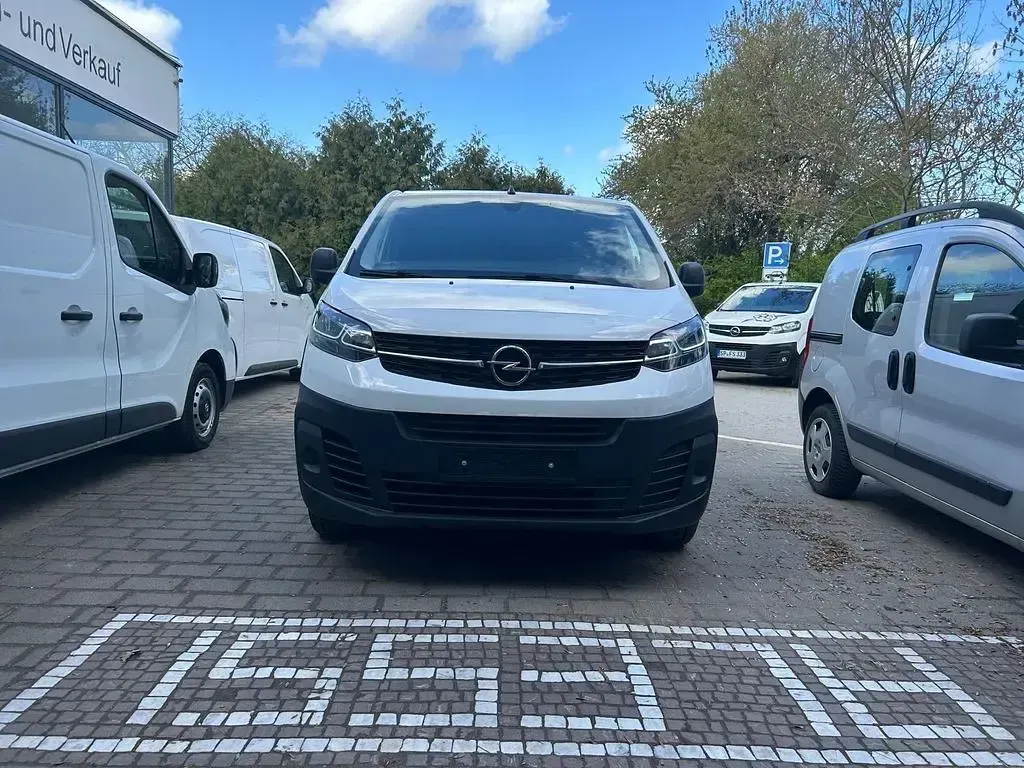 Gebraucht Opel Vivaro Edition 120 PS (88 kW) 2022 Weiß Van / Kleinbus
