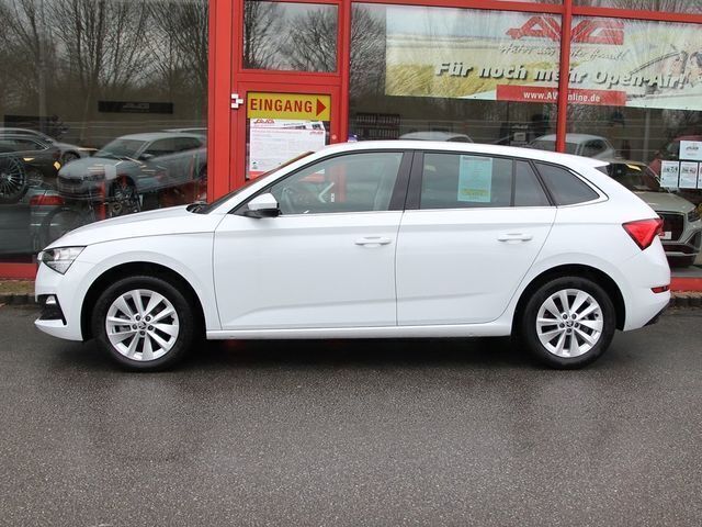 Moonweiss (metallic) Gebraucht 2024 Skoda Scala Clever Kleinwagen | 18.400 € (Guter Preis) - Bild 1/4