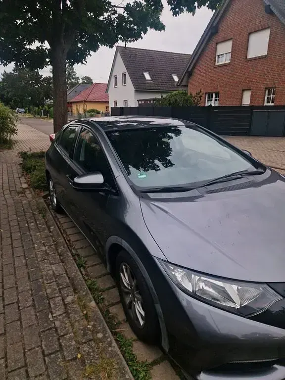 Gebraucht Honda Civic Comfort 99 PS (72 kW) 2012 Grau Limousine