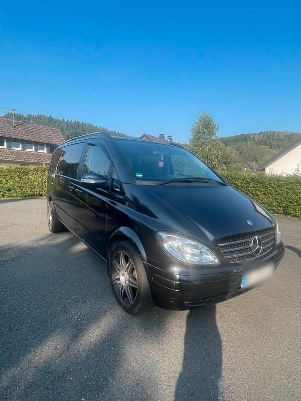 Schwarz Gebraucht 2006 Mercedes Viano Van / Kleinbus | 3.900 € (Superpreis) - Bild 1/4