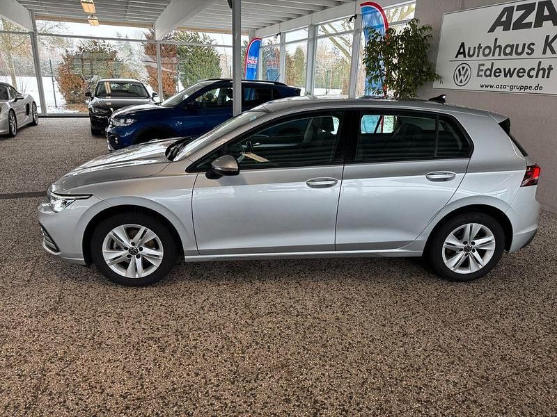 Gebraucht VW Golf Life 116 PS (85 kW) 2023 Silber Limousine