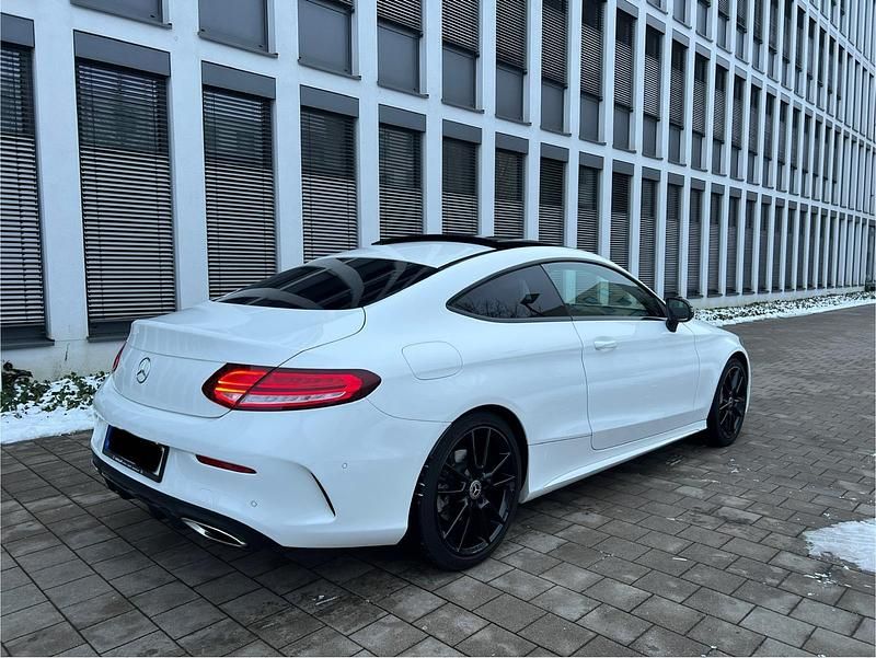 Gebraucht Mercedes C200 AMG line 184 PS (135 kW) 2018 Weiß Coupé