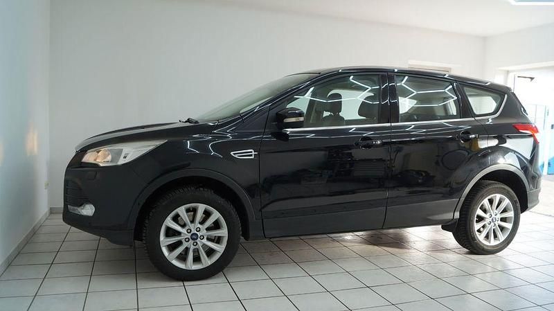 Gebraucht Ford Kuga Titanium 150 PS (110 kW) 2015 Schwarz SUV