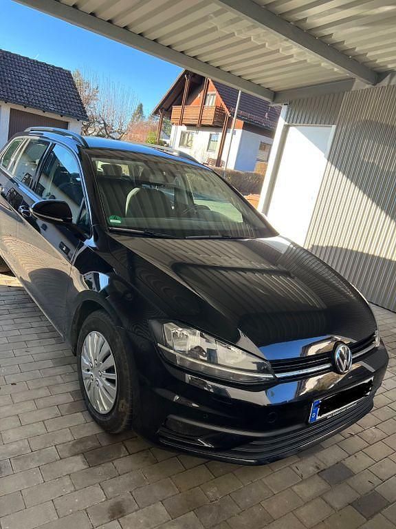 Gebraucht VW Golf VII Comfortline 116 PS (85 kW) 2017 Schwarz Kombi