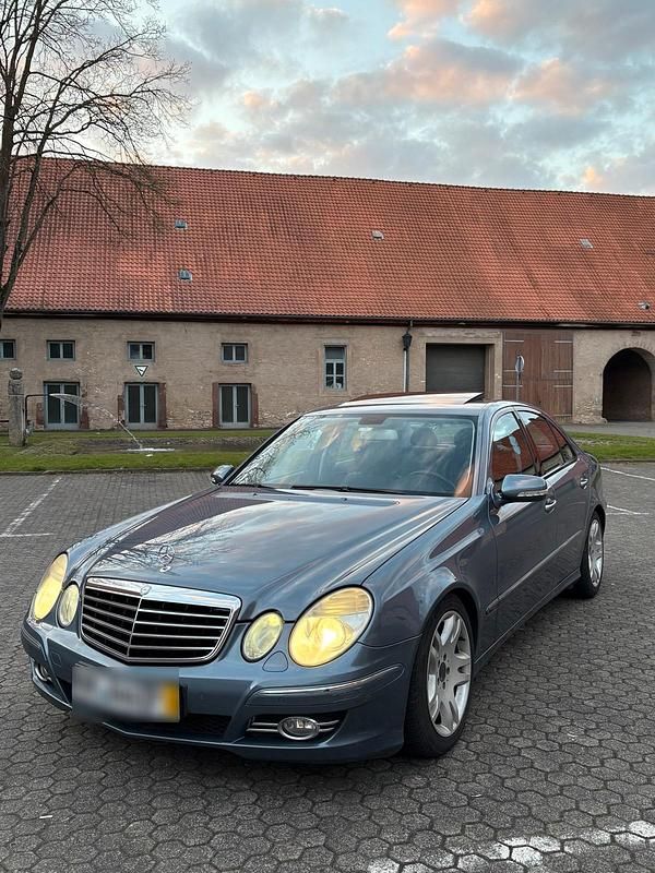 Second-hand Mercedes E320 224 CP (164 kW) 2007 Albastru Berlinǎ