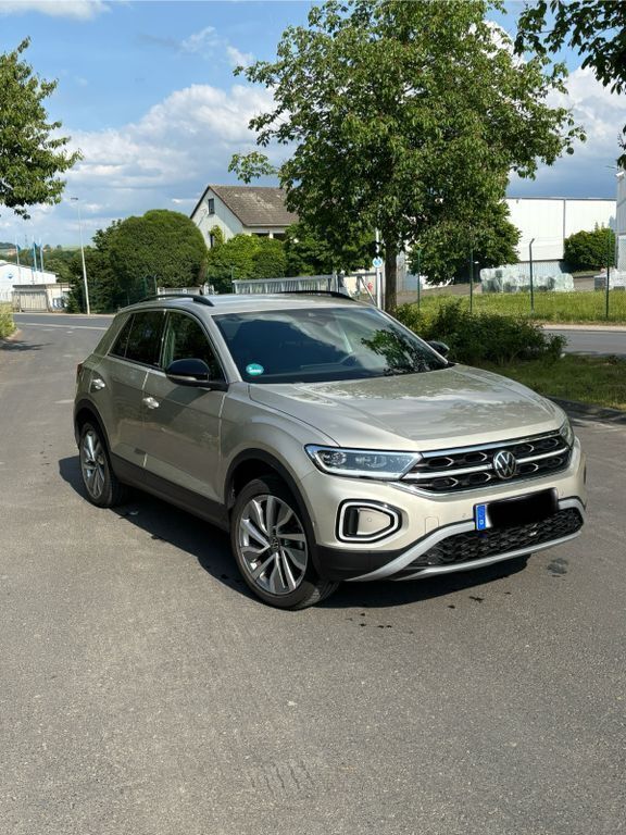 Grau Gebraucht 2024 VW T-Roc Move SUV | 28.000 € (Guter Preis) - Bild 1/4