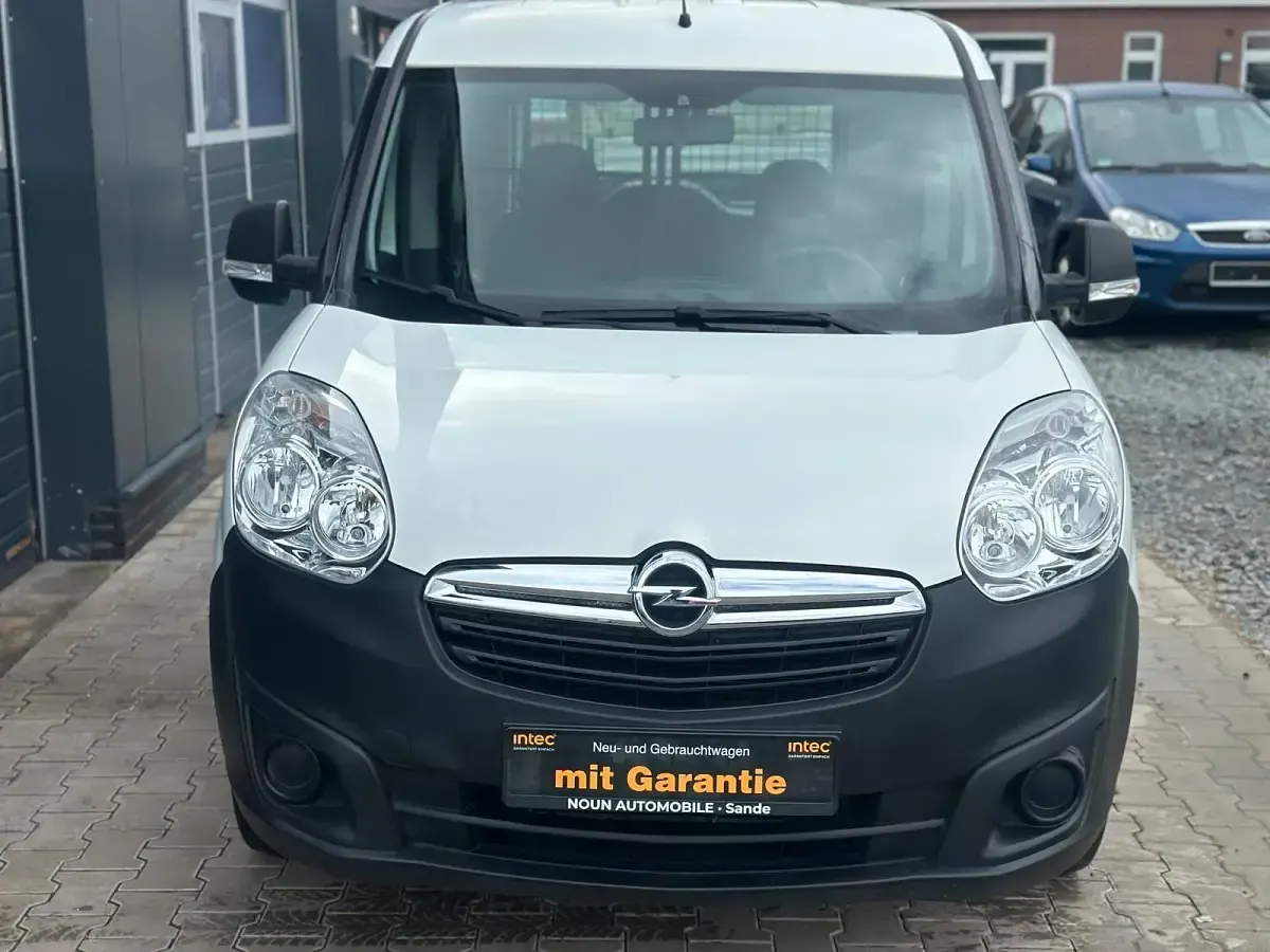 Gebraucht Opel Combo 95 PS (69 kW) 2016 Weiß Van / Kleinbus