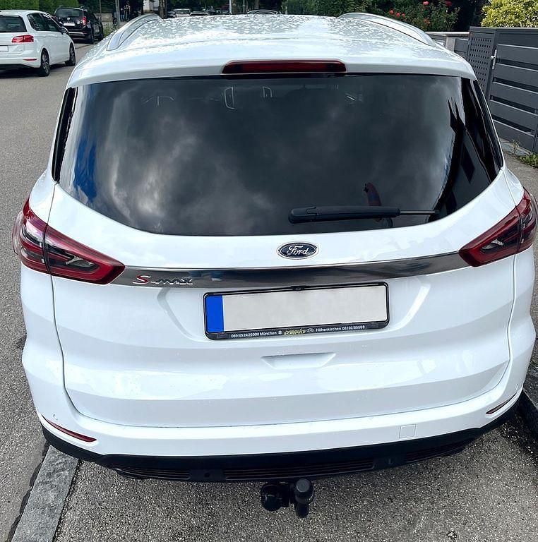 Gebraucht Ford S-MAX Titanium 165 PS (121 kW) 2019 Weiß Van / Kleinbus