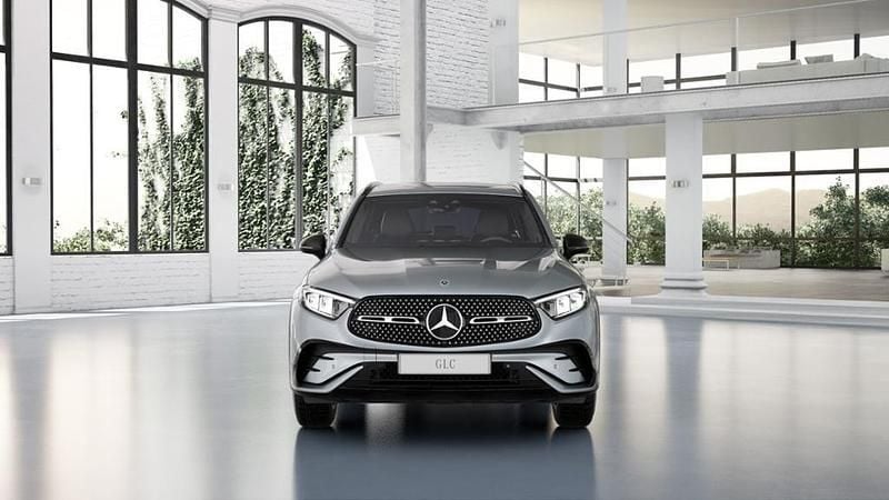 Gebraucht Mercedes GLC220 AMG 197 PS (144 kW) 2025 Metalliclack hightechsilber SUV