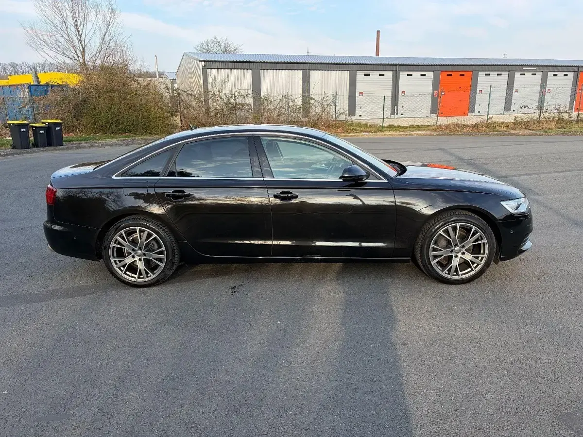 Gebraucht Audi A6 Ambiente 179 PS (131 kW) 2013 Schwarz Limousine