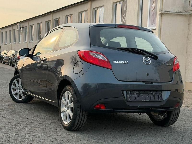 Gebraucht Mazda 2 Inclusive 75 PS (55 kW) 2010 Grau Kleinwagen