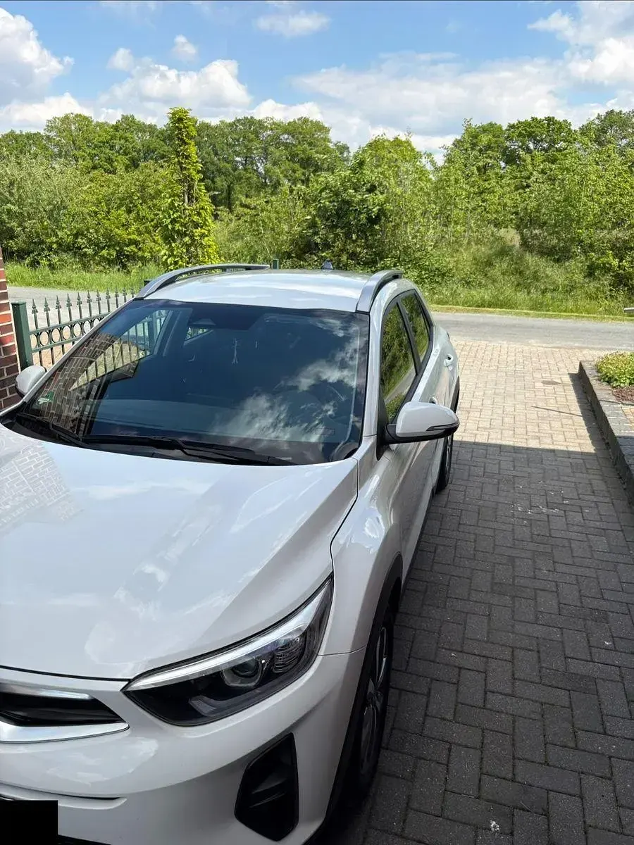 Gebraucht Kia Stonic Vision 84 PS (61 kW) 2022 Weiß SUV