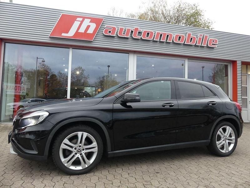 Gebraucht Mercedes GLA200 156 PS (114 kW) 2015 Schwarz SUV