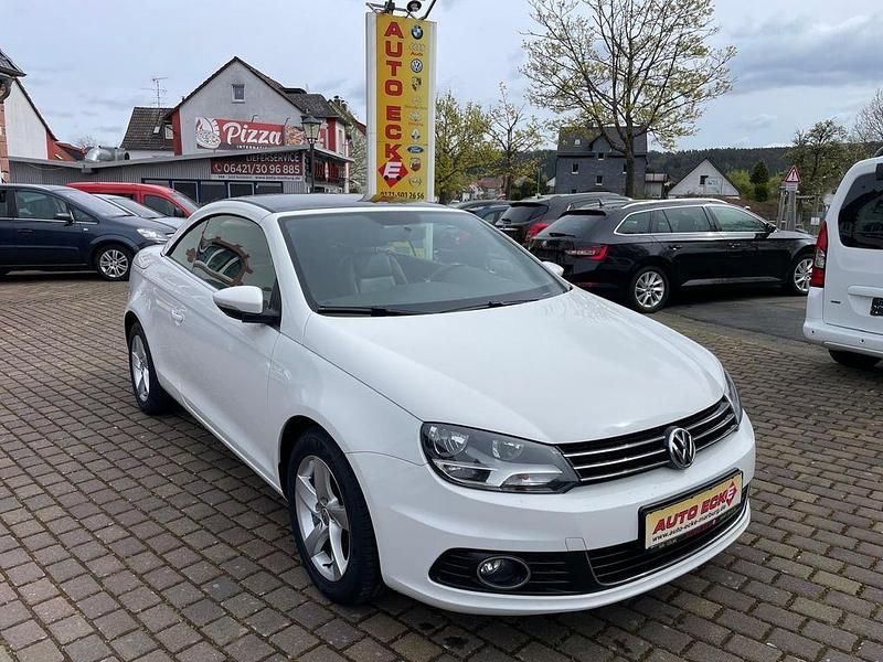Usata VW Eos 122 CV (89 kW) 2011 Bianco Cabrio