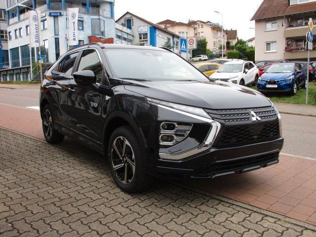 Gebraucht Mitsubishi Eclipse Cross Select 98 PS (72 kW) 2024 Panther schwarz metallic SUV