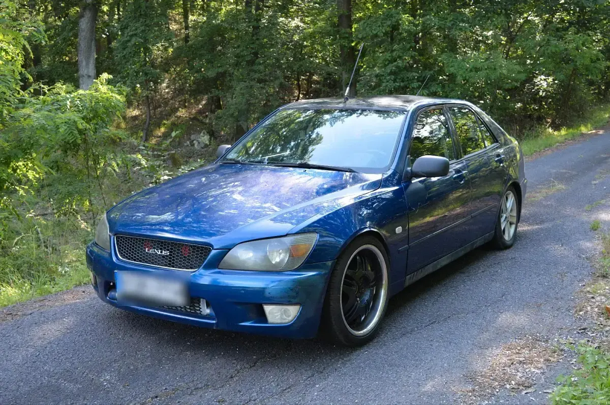 Gebraucht Lexus IS200 229 PS (168 kW) 1999 Blau Limousine