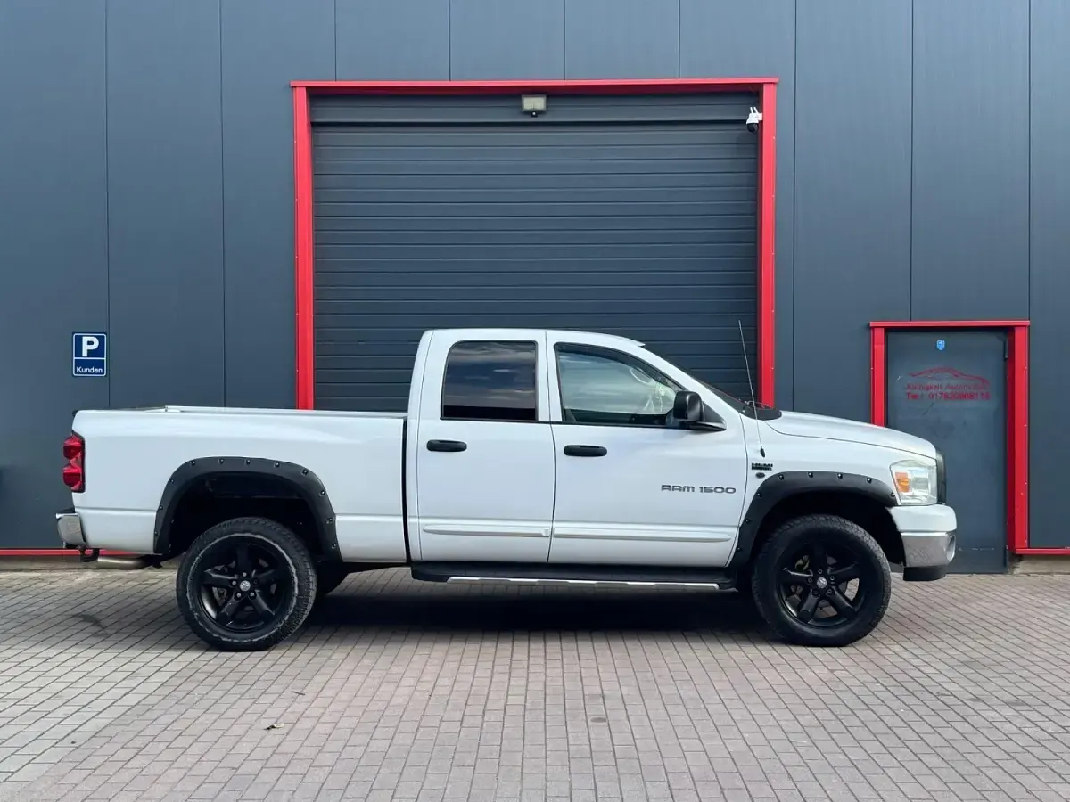 Used Dodge Ram 349 HP (256 kW) 2009 White Pickup truck