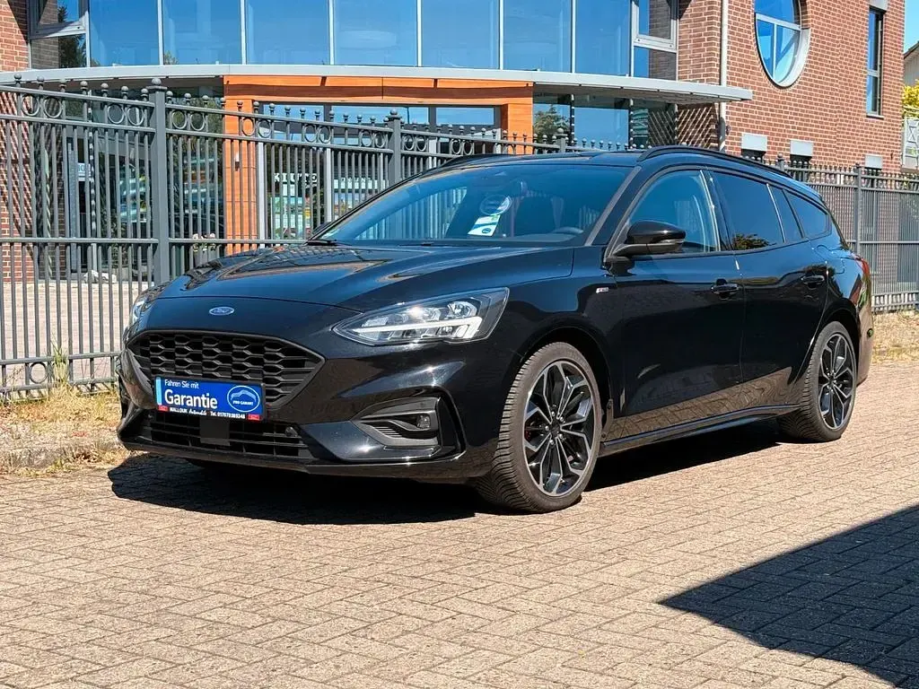 Gebraucht Ford Focus ST-Line X 155 PS (114 kW) 2021 Schwarz Limousine