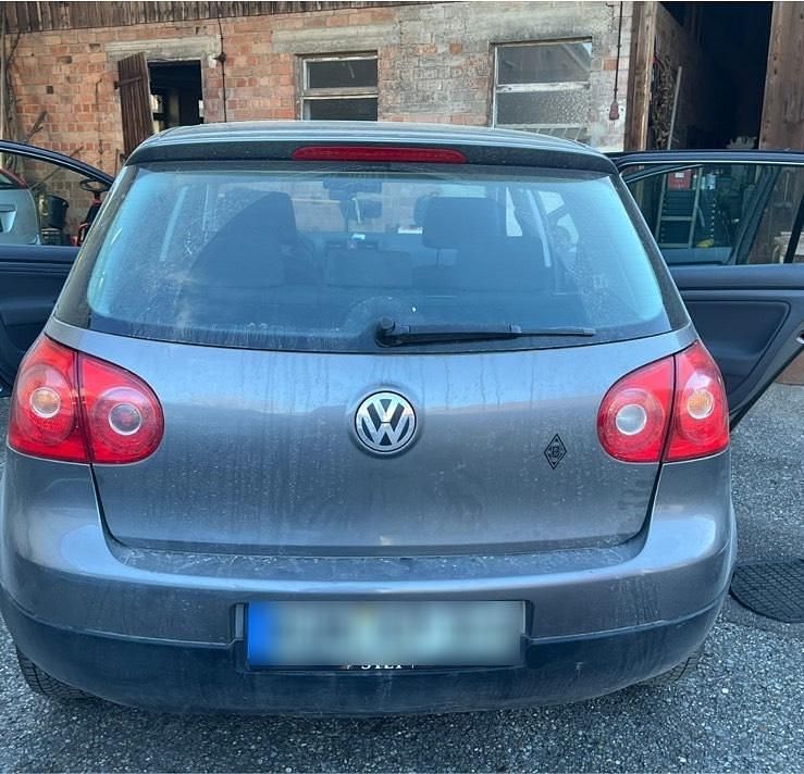 Second-hand VW Golf V 75 CP (55 kW) 2007 Gri Hatchback