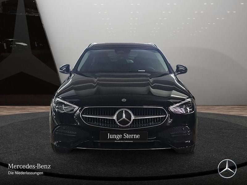 Gebraucht Mercedes C300e Avantgarde 204 PS (150 kW) 2024 Schwarz Limousine
