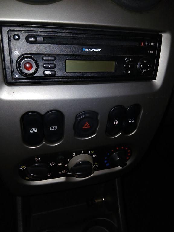 Gebraucht Dacia Sandero Ambiance 75 PS (55 kW) 2009 Weiß Limousine