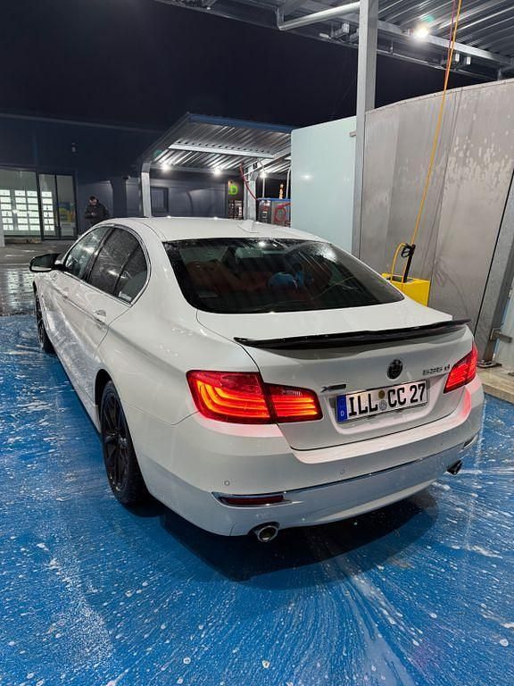 Gebraucht BMW 535 Luxury Line 313 PS (230 kW) 2015 Weiß Limousine