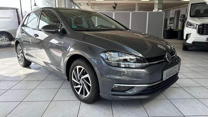 Gebraucht VW Golf VII Sound 150 PS (110 kW) 2018 Indiumgrau metallic Kleinwagen