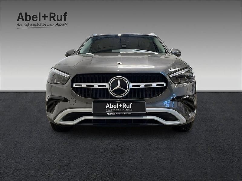 Gebraucht Mercedes GLA200 150 PS (110 kW) 2025 Grau SUV